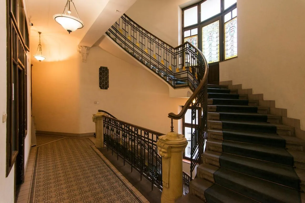 Billionaires Club Loft Sauna City Center Praha 0*,